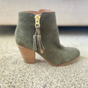 Suede Olive Green Western-style Boots. Size 10